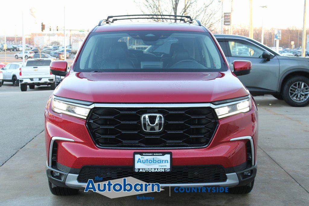 Used 2023 Honda Pilot Touring image 2