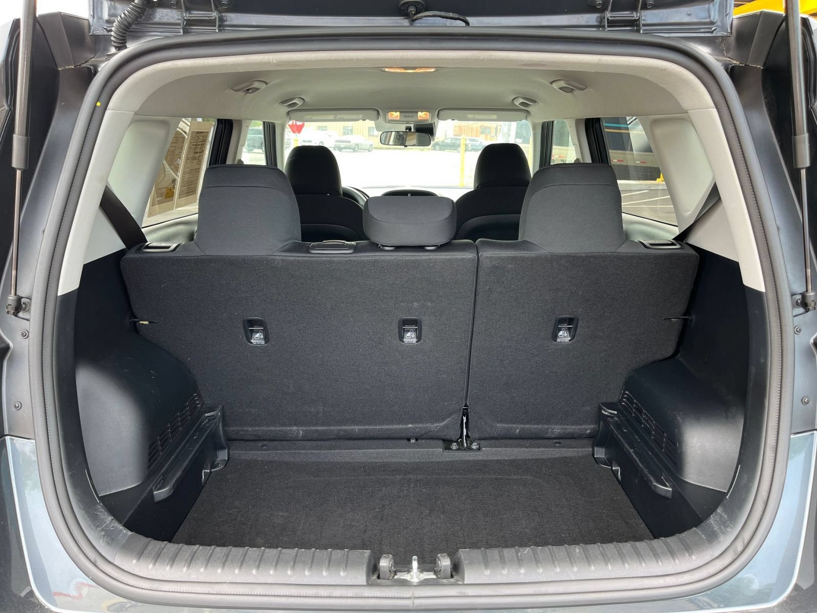 Used 2025 Kia Soul LX w/ LX Technology Package FWD image 31