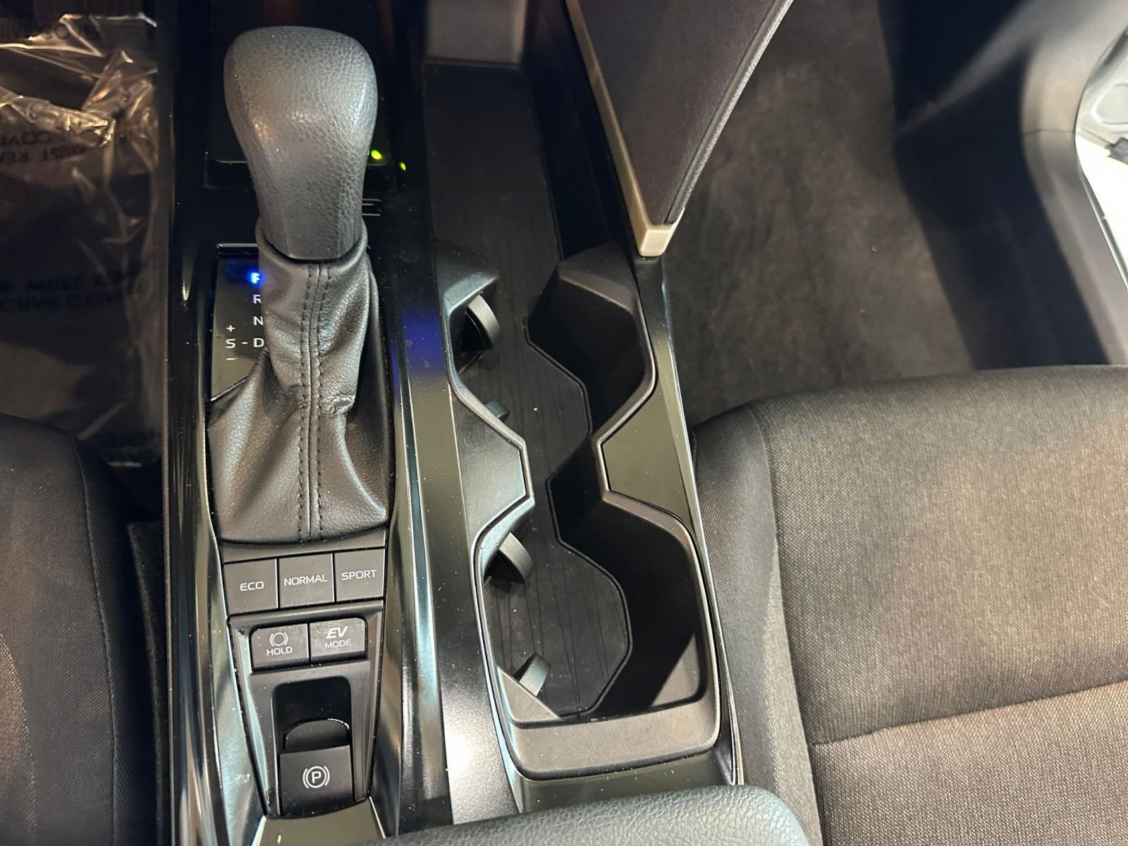 Used 2025 Toyota Camry LE FWD image 41
