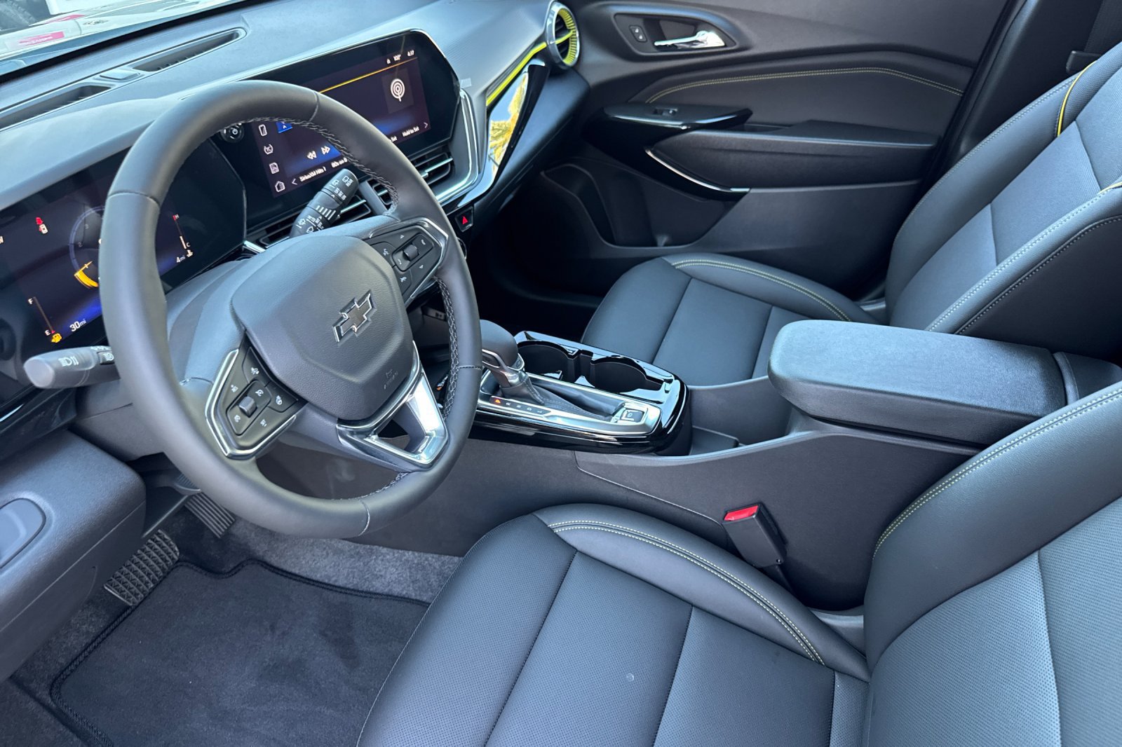 New 2026 Chevrolet Trax ACTIV w/ Sunroof Package FWD image 9