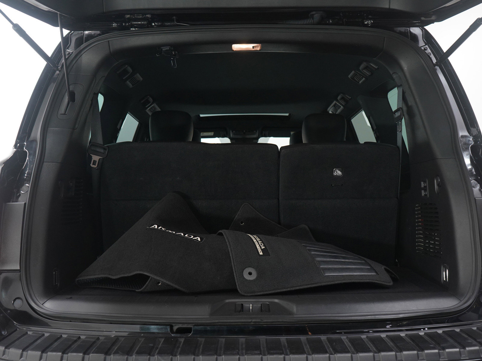 Used 2023 Nissan Armada SL image 19