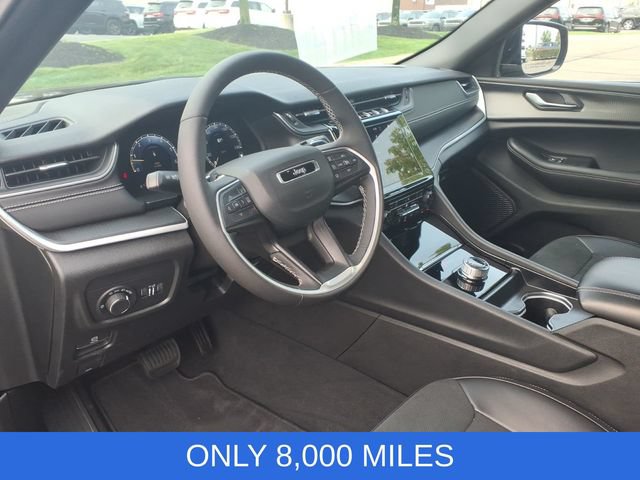 Used 2025 Jeep Grand Cherokee Altitude AWD/4WD image 7