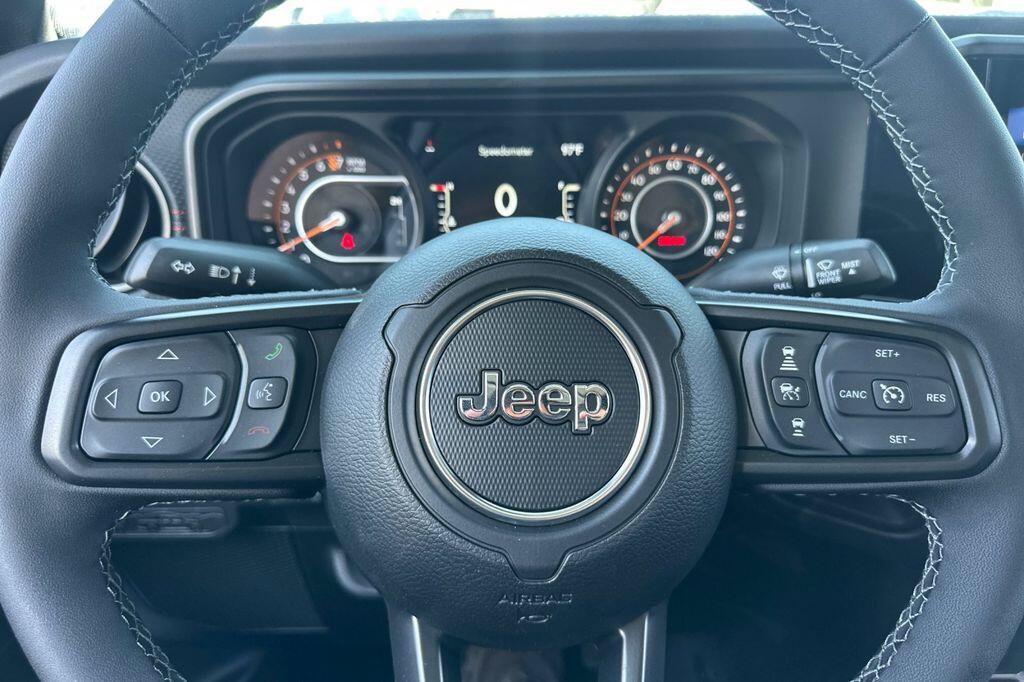 New 2026 Jeep Gladiator Rubicon w/ Safety Group AWD/4WD image 22
