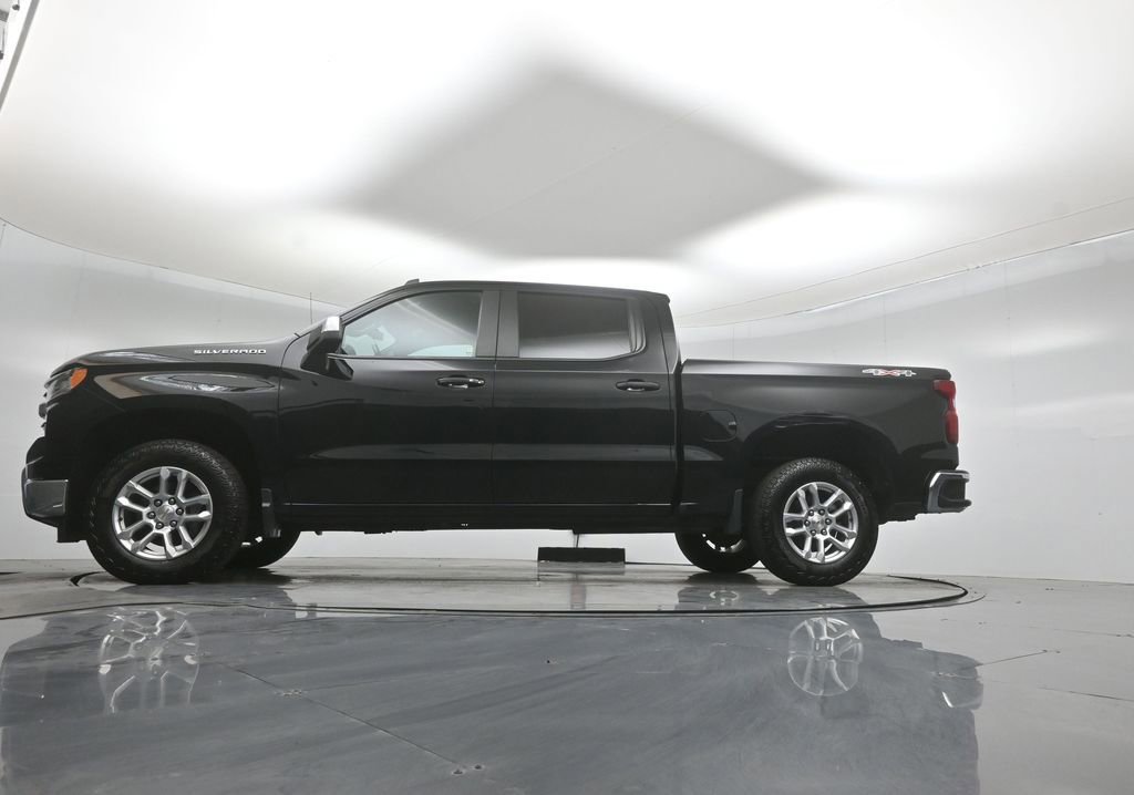 Used 2022 Chevrolet Silverado 1500 LT AWD/4WD image 50