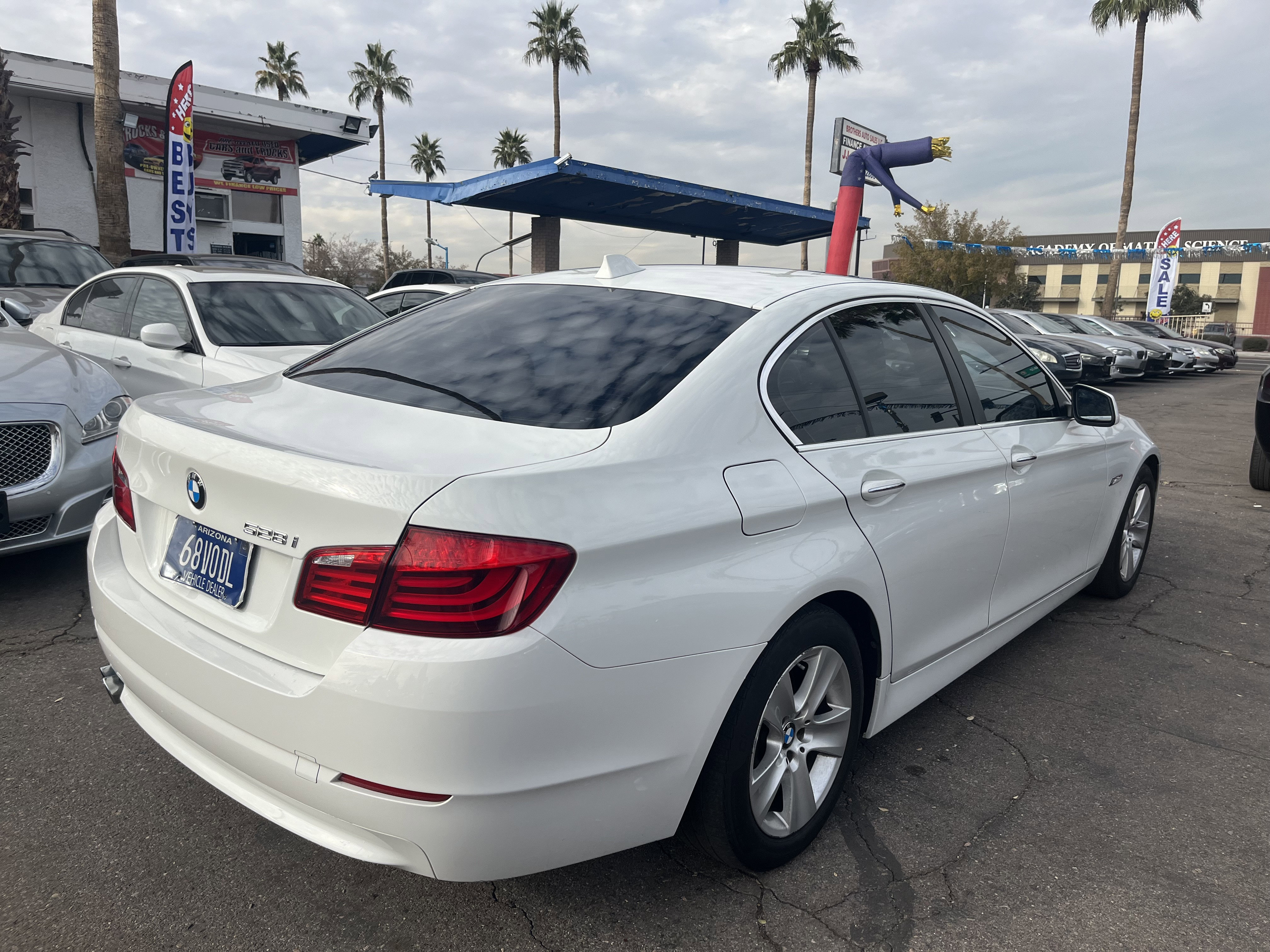 Used 2013 BMW 528i Sedan RWD image 3
