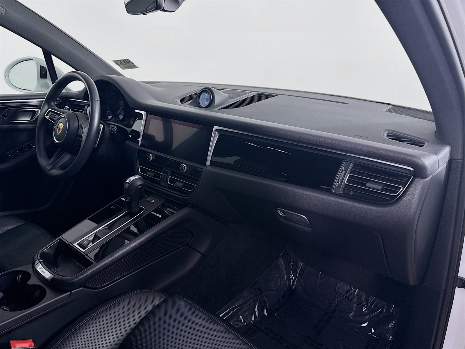 Certified 2024 Porsche Macan image 23