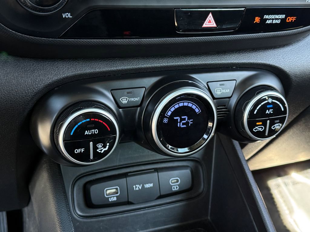 Used 2023 Hyundai Venue SEL image 24