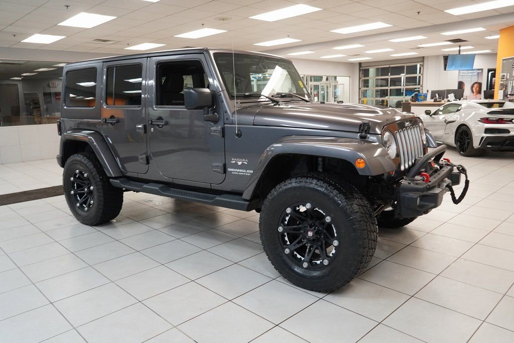 Used 2016 Jeep Wrangler Unlimited Sahara w/ Connectivity Group image 12