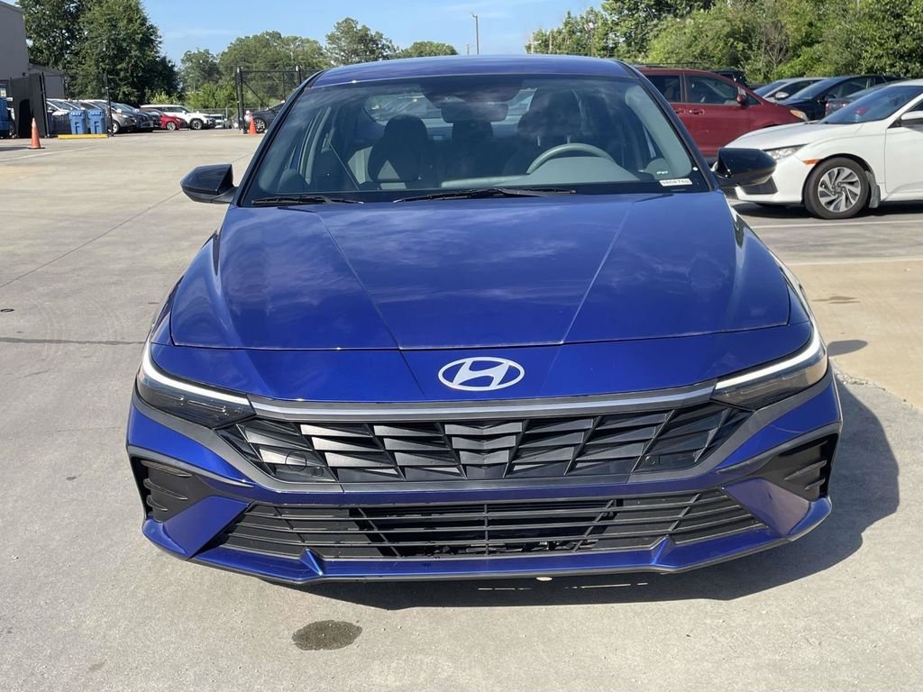 New 2025 Hyundai Elantra Sport FWD image 8