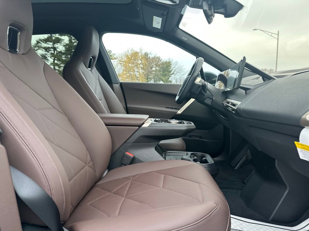 Used 2025 BMW iX xDrive50 image 22