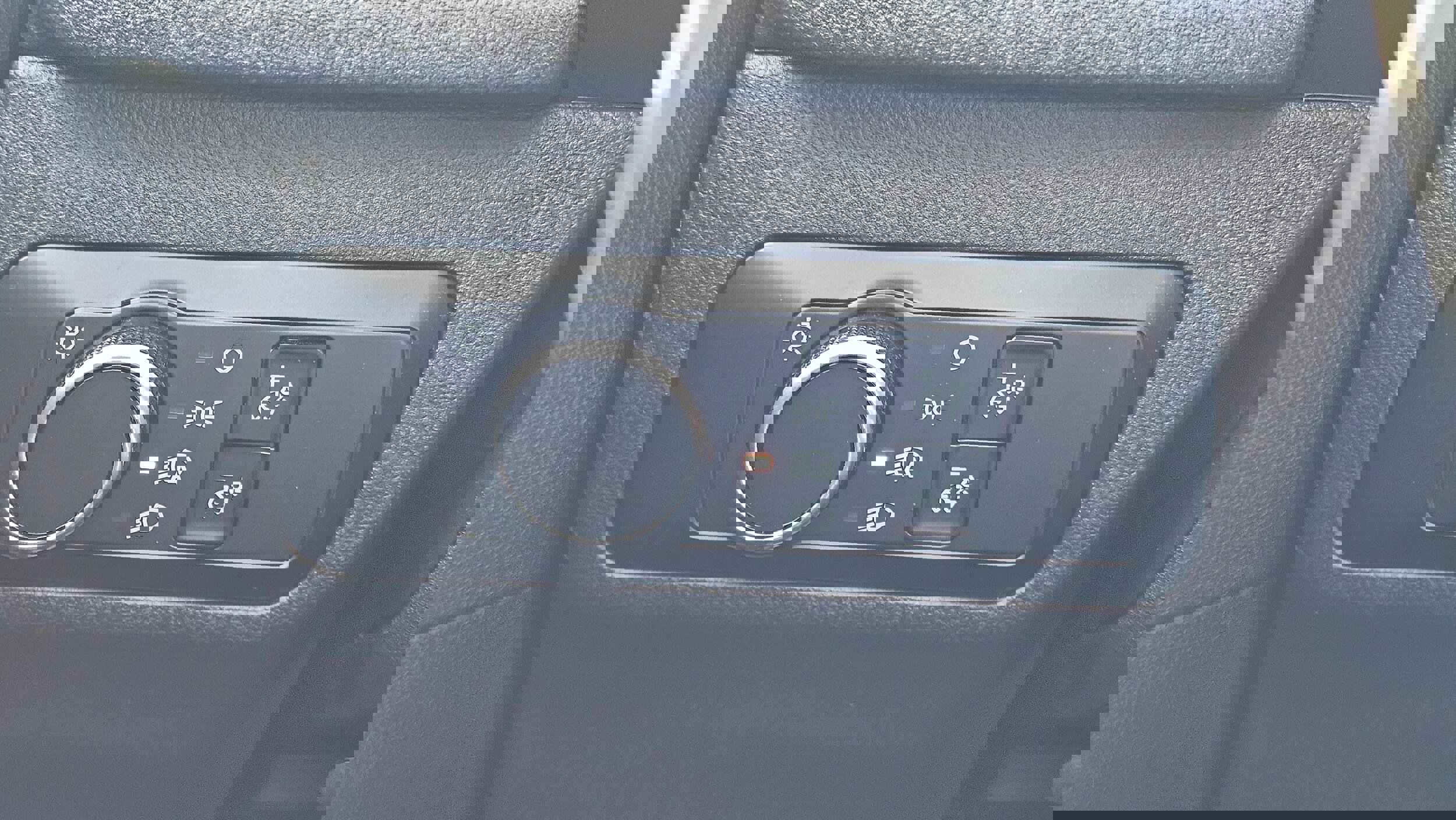 Used 2025 Ford Escape ST-Line image 17