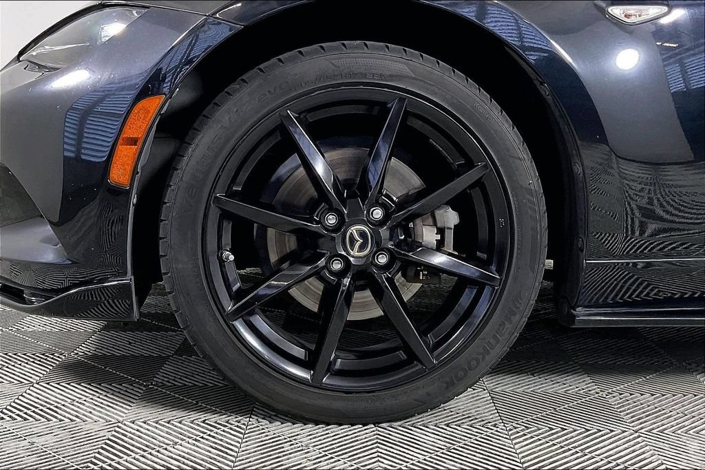 Used 2020 MAZDA MX-5 Miata RF Club RWD image 8