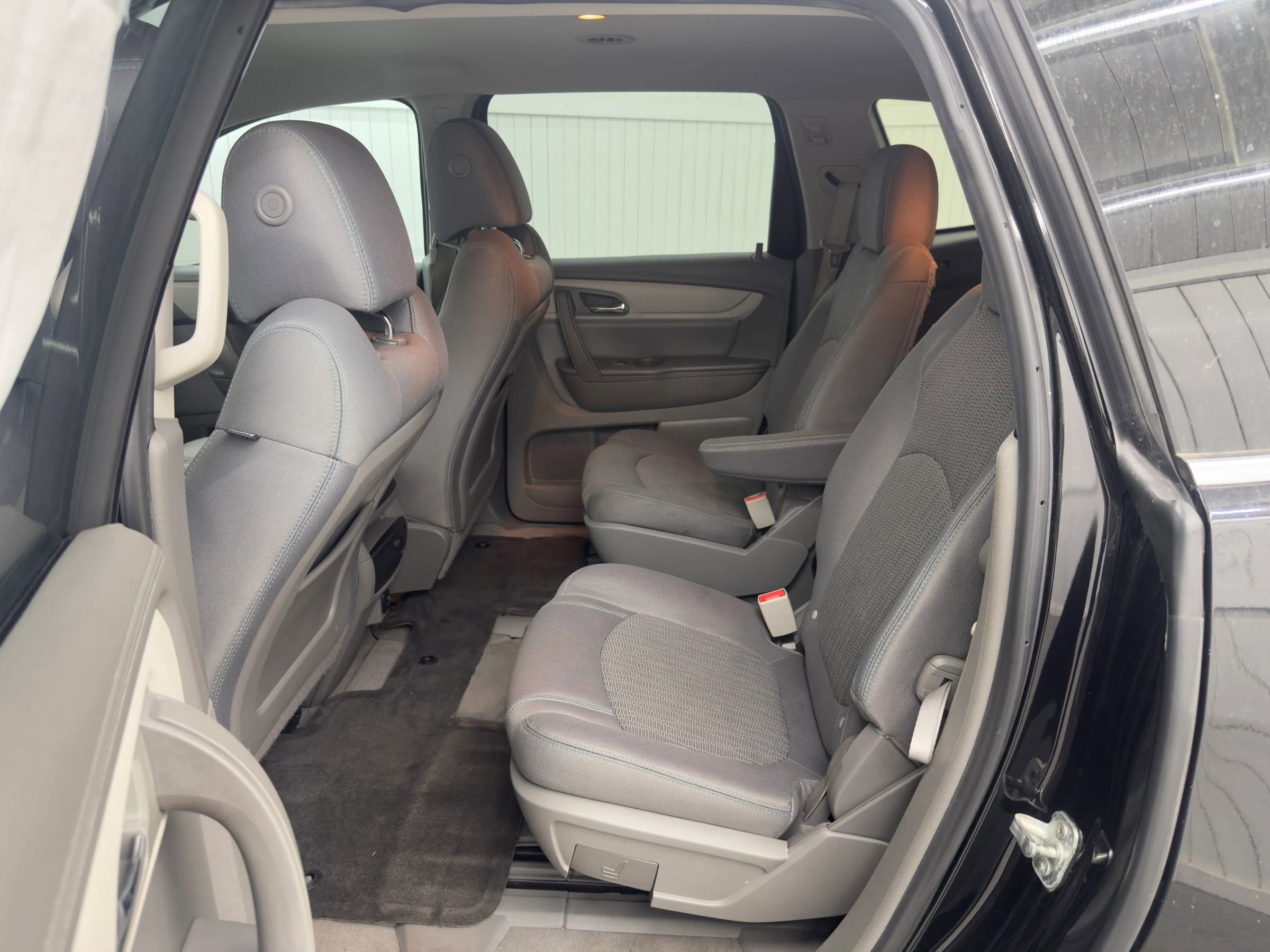 Used 2017 Chevrolet Traverse LT image 12
