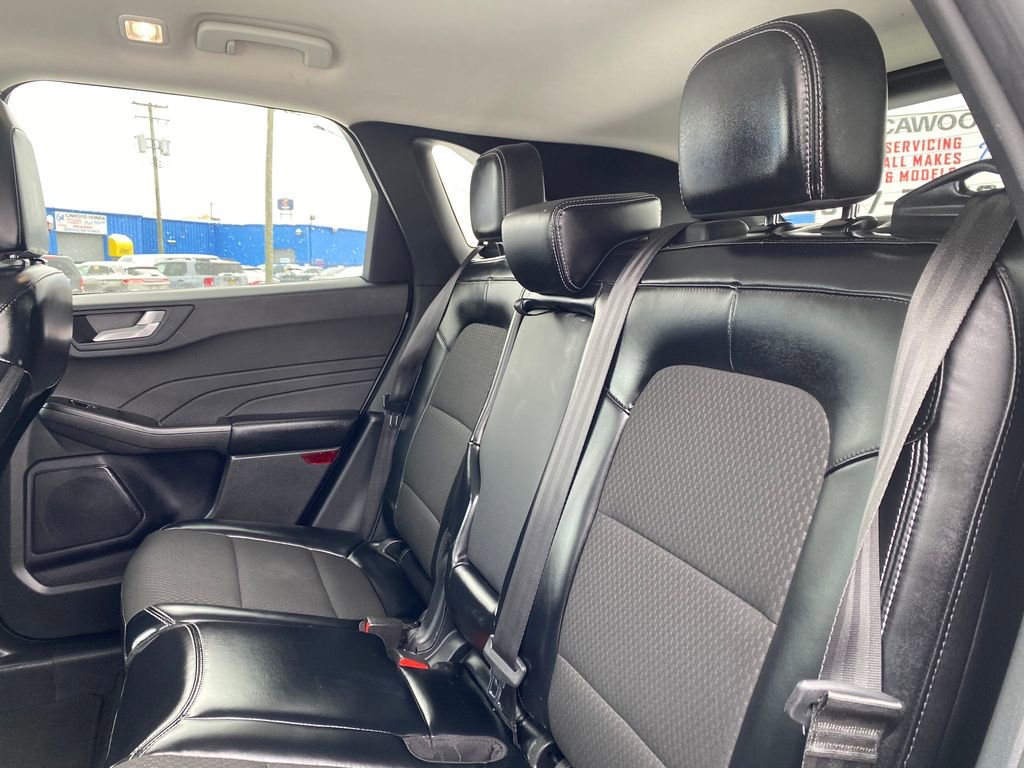 Used 2024 Ford Escape SE image 16