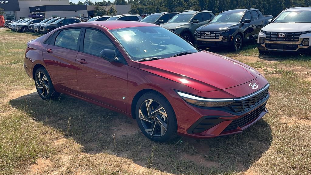 Certified 2025 Hyundai Elantra Sport image 1