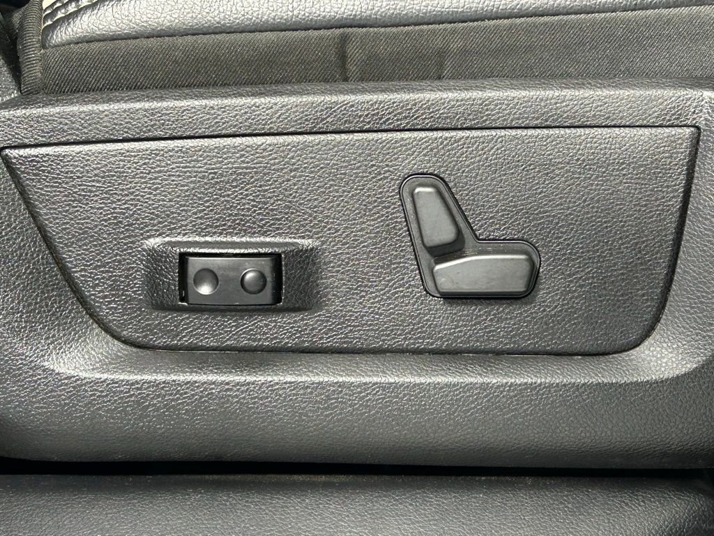 Used 2022 RAM 2500 Laramie w/ Night Edition image 12