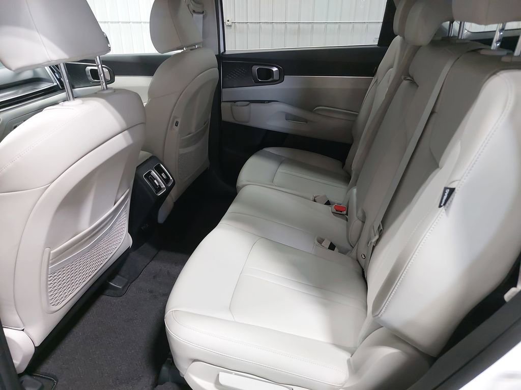 New 2026 Kia Sorento S w/ S Panoramic Sunroof Package FWD image 15