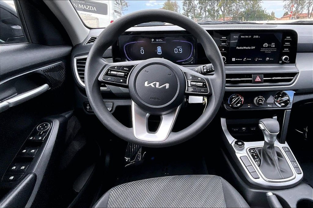 Used 2026 Kia Seltos LX AWD/4WD image 8