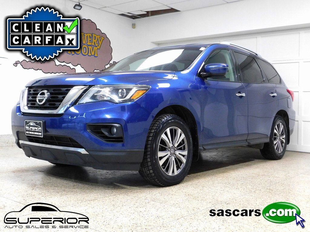 Used 2018 Nissan Pathfinder SV image 1