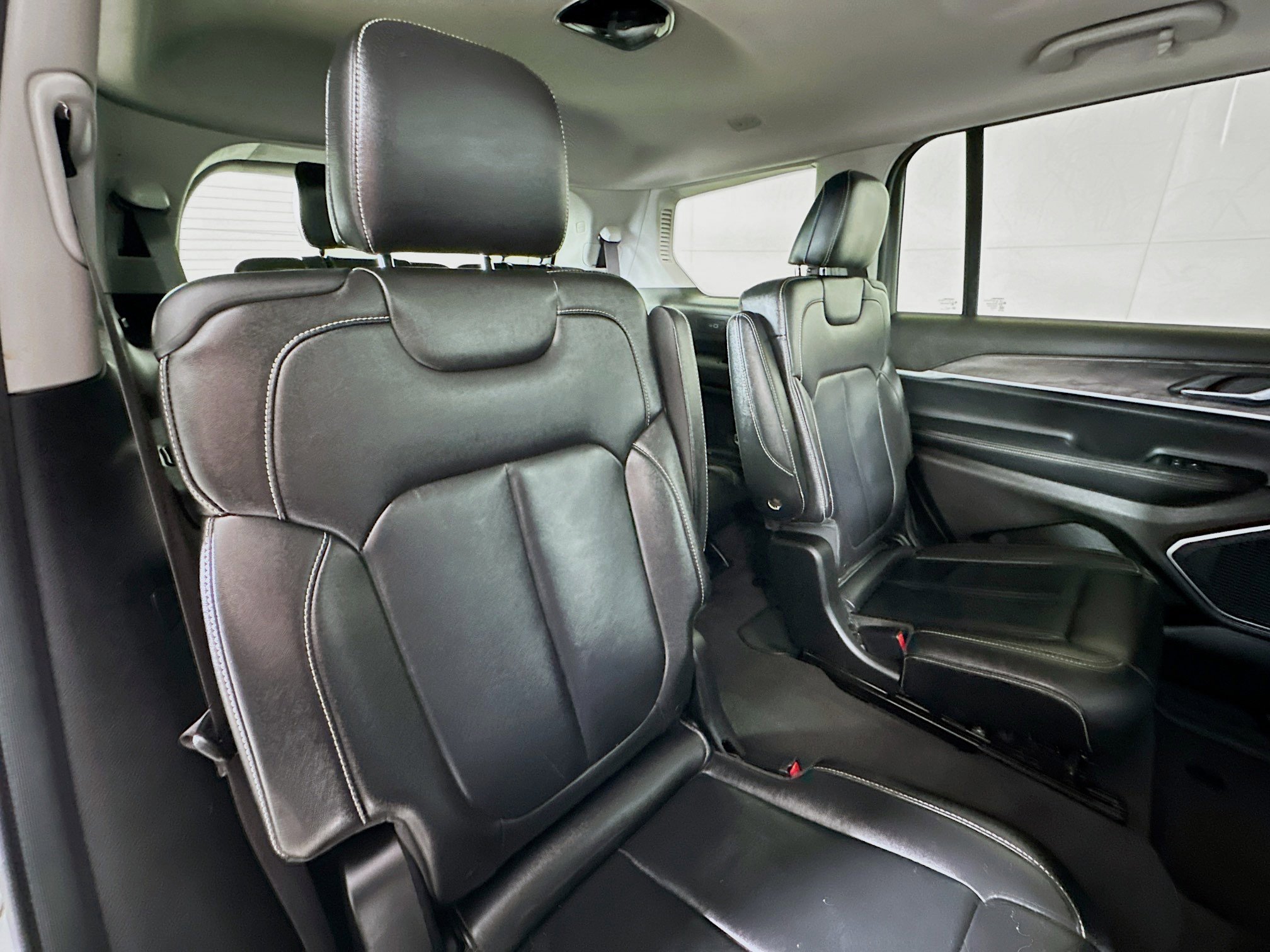 Used 2021 Jeep Grand Cherokee L Limited image 29