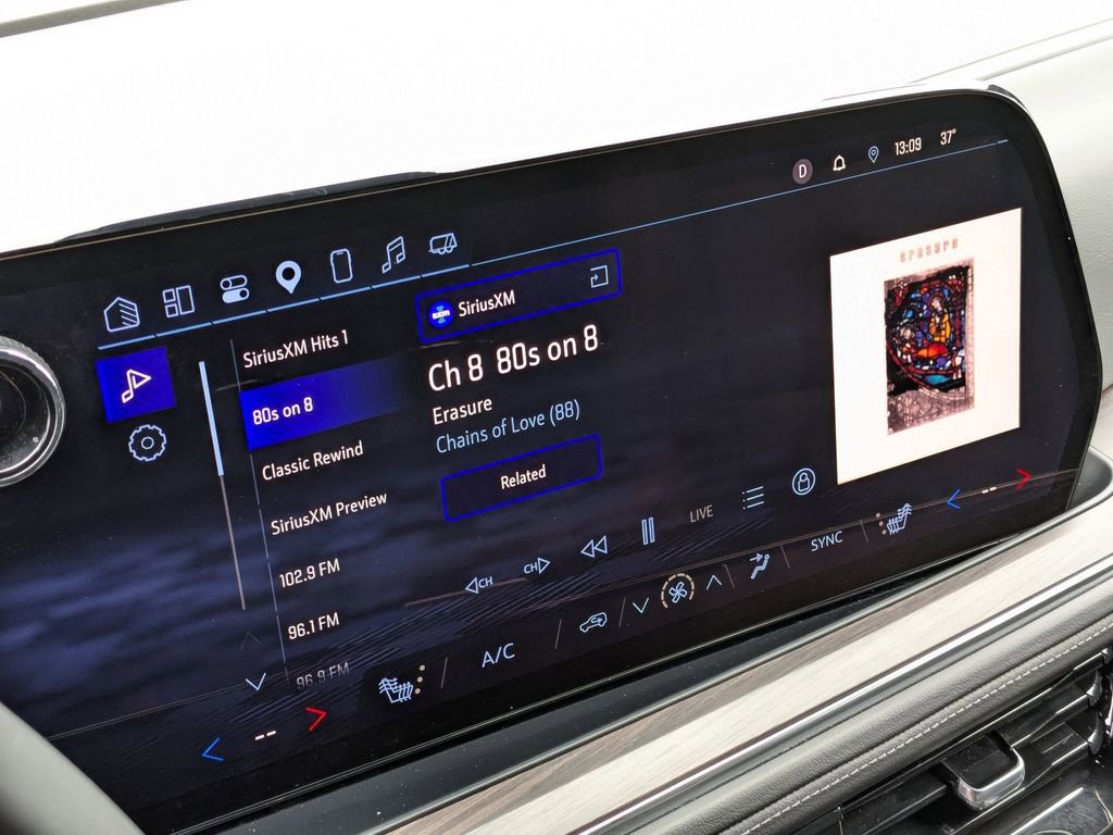 Used 2025 Chevrolet Suburban Z71 image 21