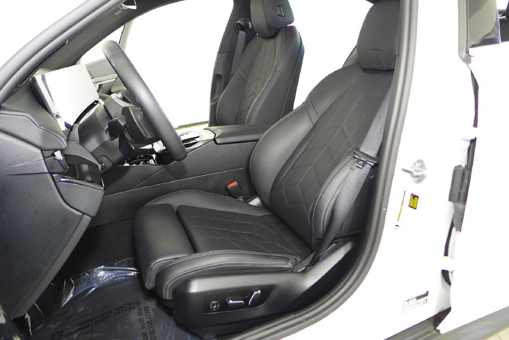 Certified 2024 BMW 530i w/ Convenience Package RWD image 22