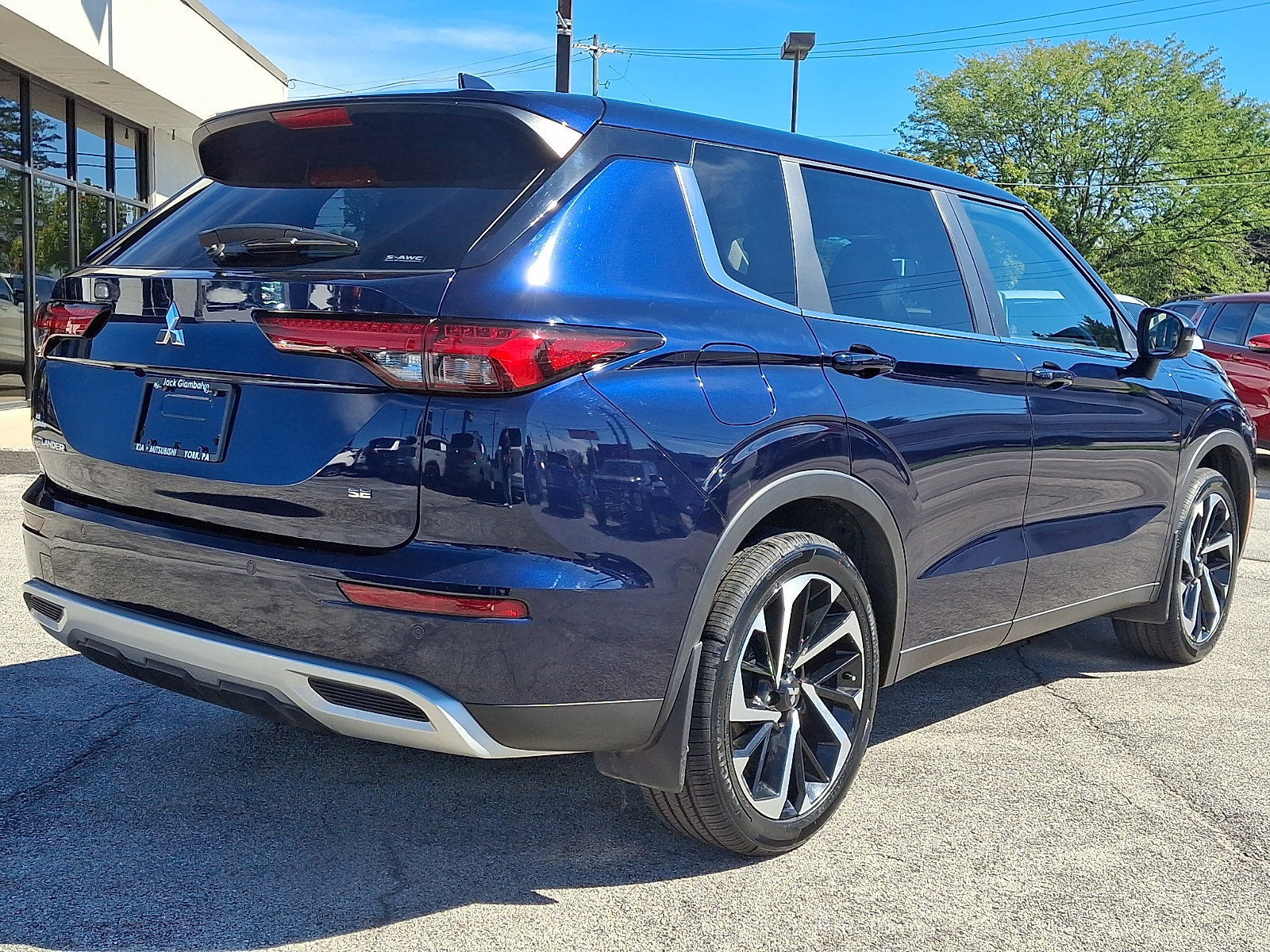 Used 2023 Mitsubishi Outlander SE AWD/4WD image 6