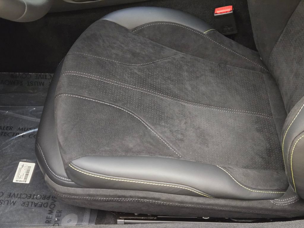 New 2025 Aston Martin V8 Vantage Coupe RWD image 28