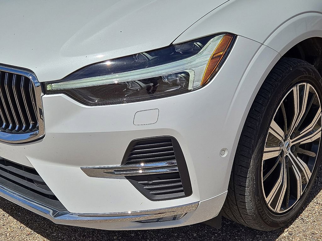 Used 2023 Volvo XC60 B5 Plus AWD/4WD image 10