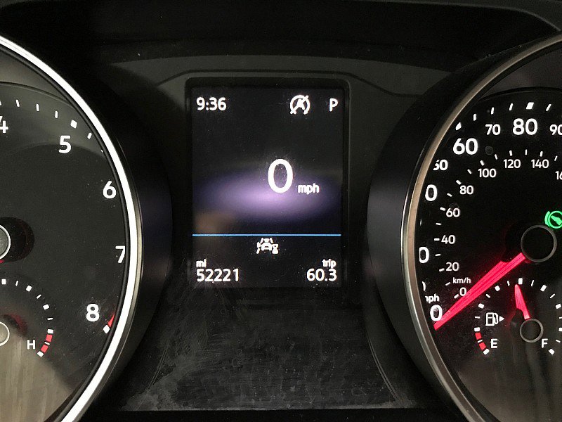 Used 2020 Volkswagen Tiguan SE w/ Panoramic Sunroof Package image 23