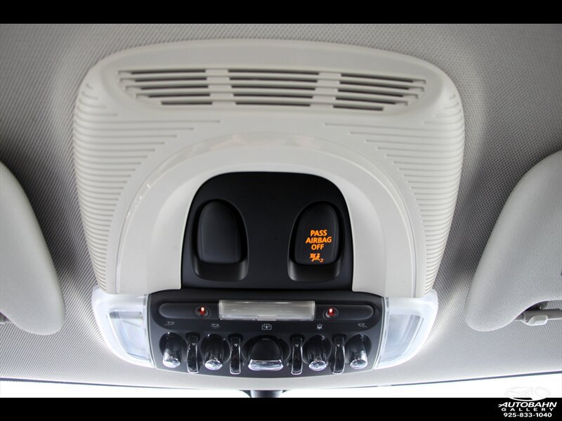 Used 2015 MINI Cooper 4-Door Hardtop w/ Premium Package FWD image 22