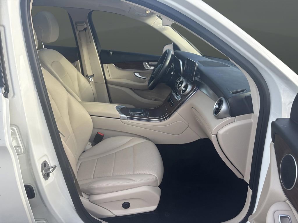 Used 2022 Mercedes-Benz GLC 300 GLC 300 image 29