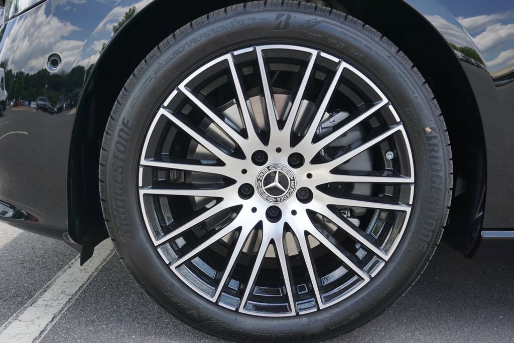 Certified 2025 Mercedes-Benz C 300 Sedan image 18