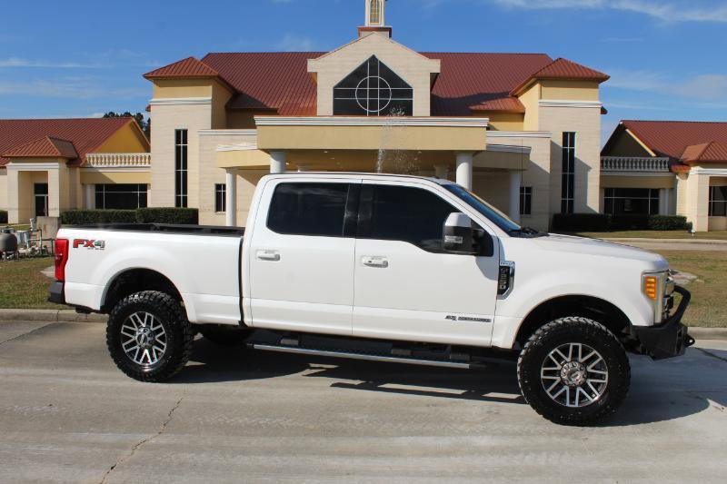Used 2017 Ford F250 Lariat w/ Lariat Ultimate Package image 2
