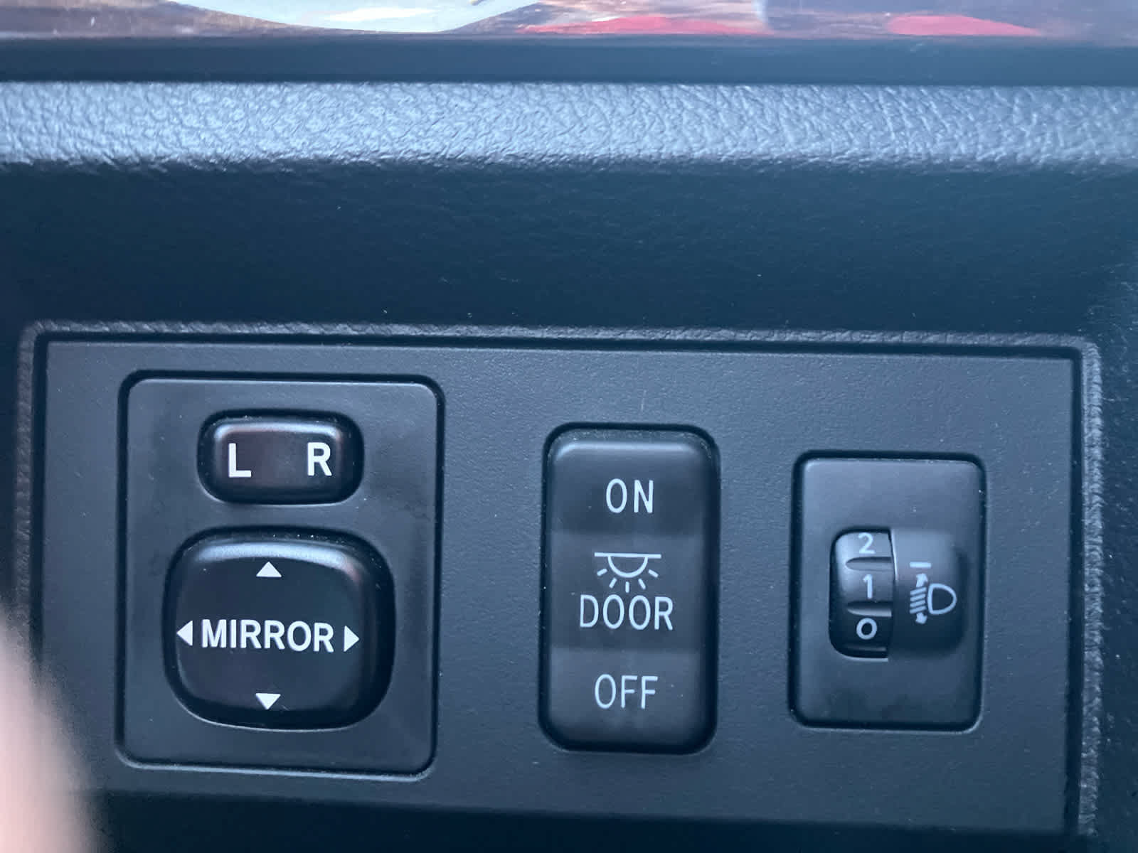 Used 2014 Toyota Tundra Limited w/ Limited Premium Package AWD/4WD image 13
