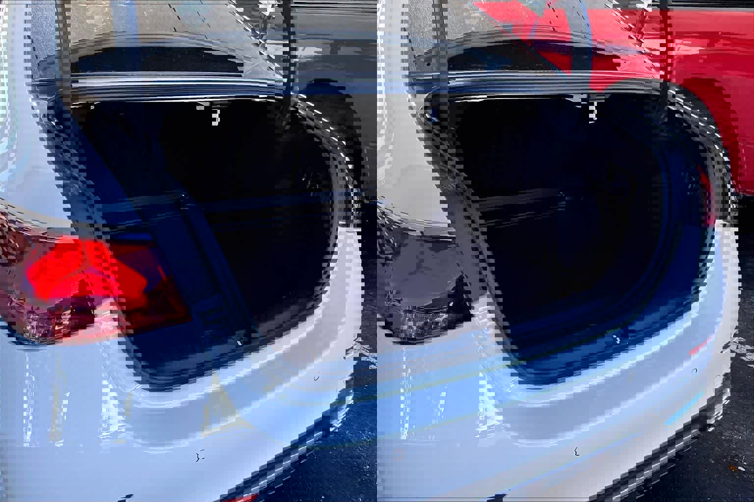 Used 2025 Mercedes-Benz E 350 Sedan image 36