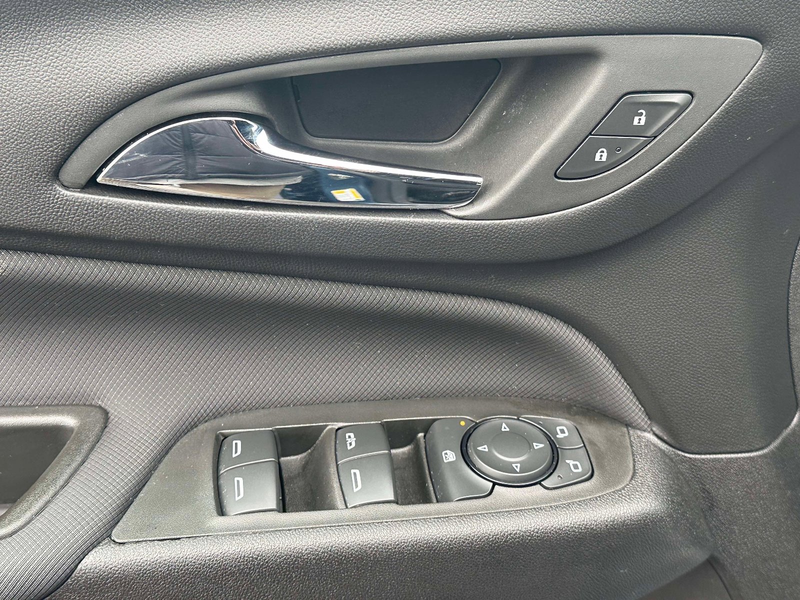 Certified 2024 Chevrolet Equinox RS image 22