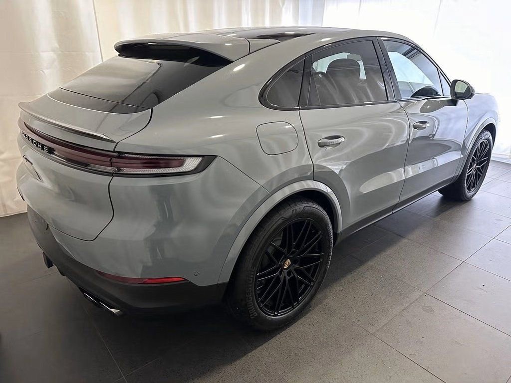 Used 2024 Porsche Cayenne Coupe image 6