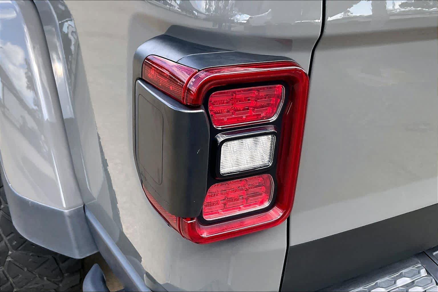 Used 2020 Jeep Gladiator Rubicon AWD/4WD image 28