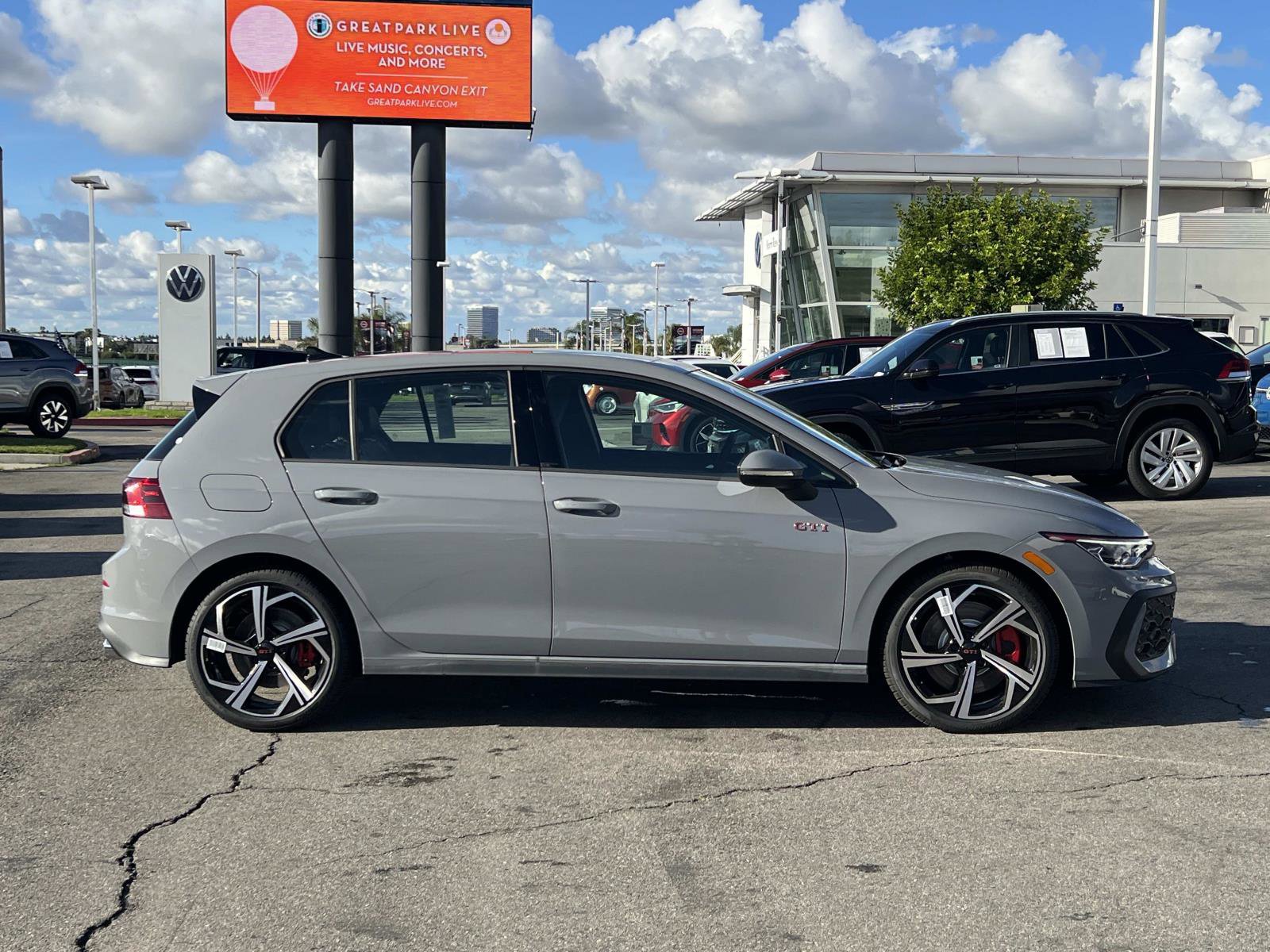 New 2026 Volkswagen GTI SE FWD image 30