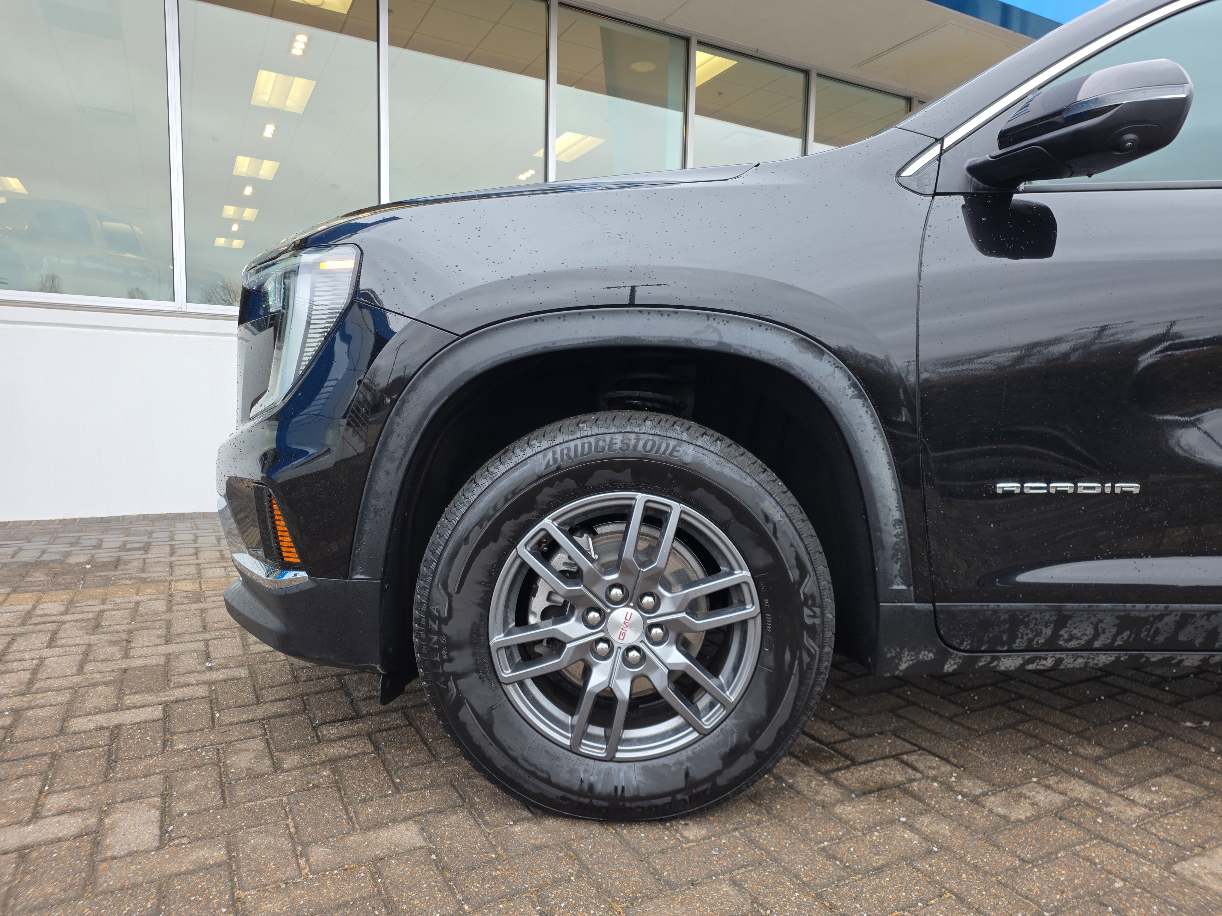 Used 2025 GMC Acadia Elevation image 10