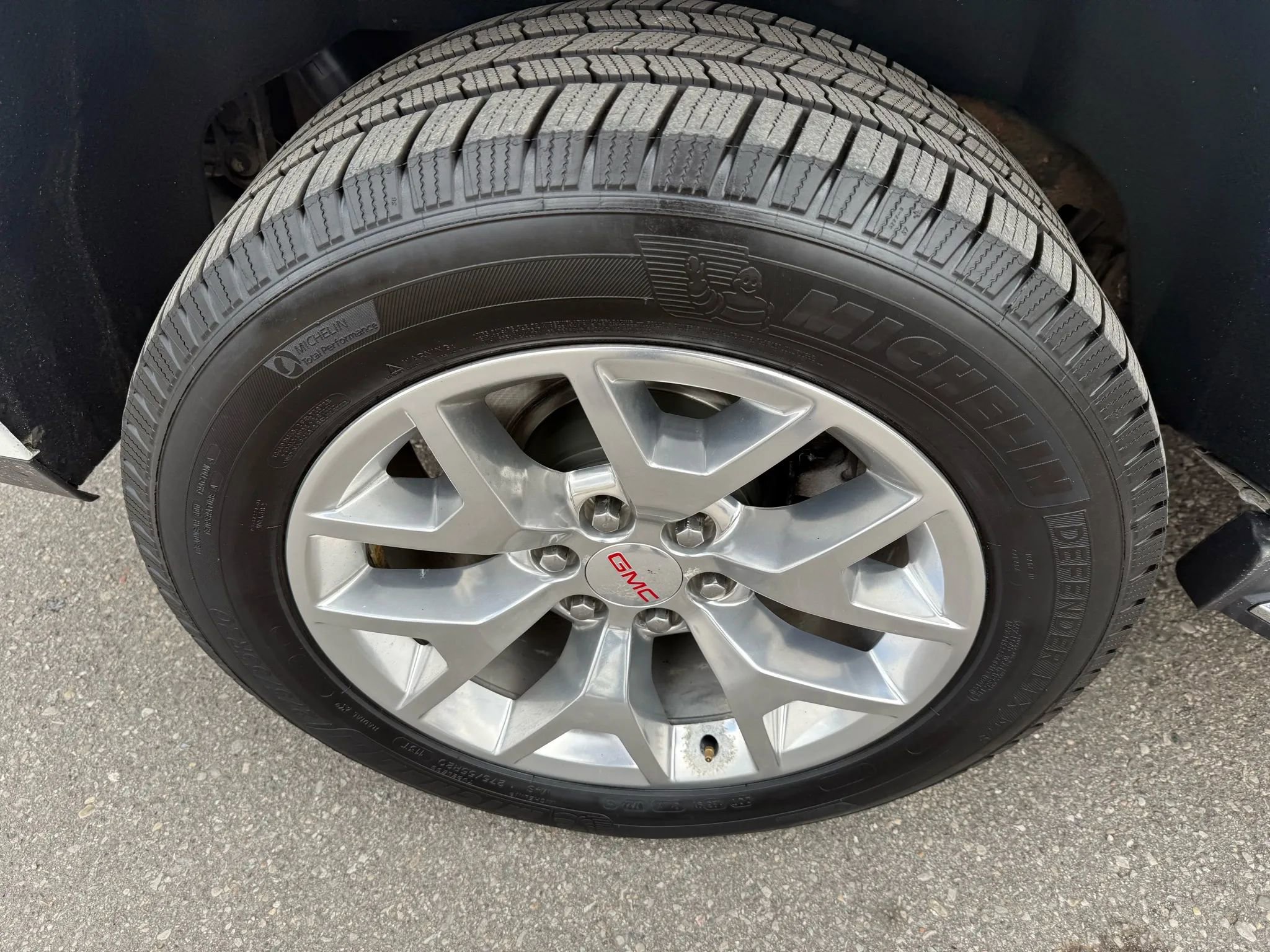 Used 2019 GMC Yukon SLE w/ SLE Value Package image 11