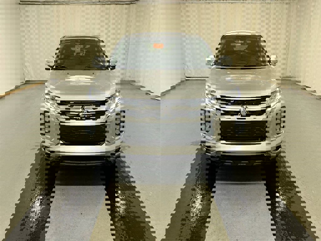 New 2025 Mitsubishi Outlander Sport SE image 3