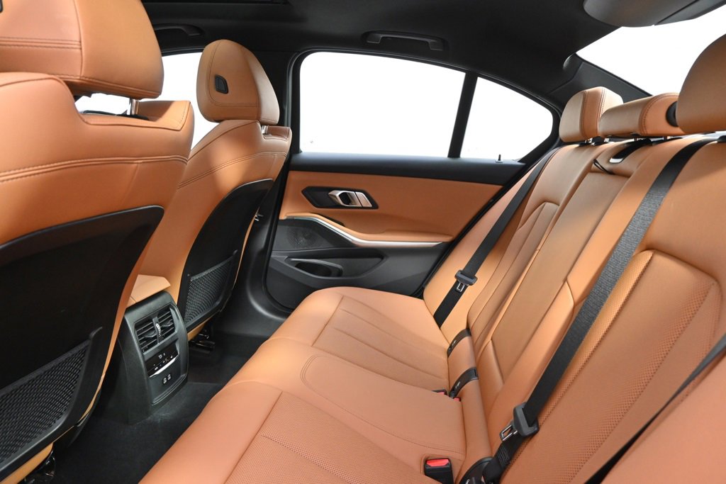 Used 2022 BMW 330i xDrive Sedan w/ Driving Assistance Package image 21