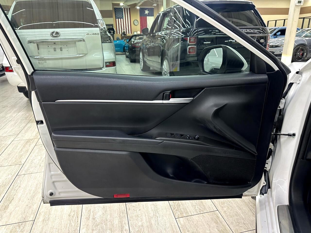 Used 2023 Toyota Camry SE image 14