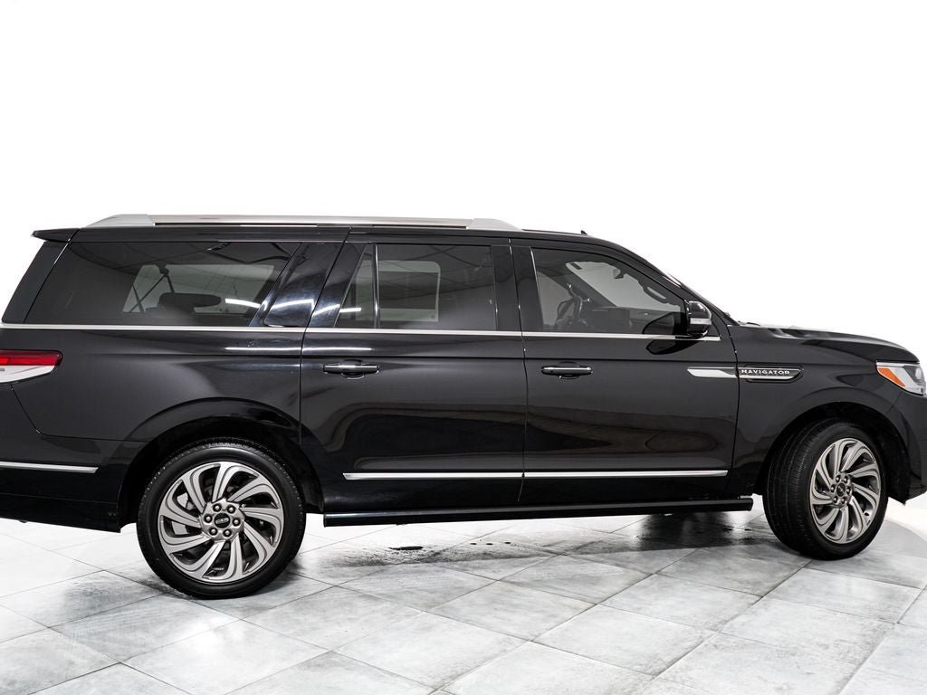 Used 2023 Lincoln Navigator L Reserve w/ Equipment Group 201A AWD/4WD image 7