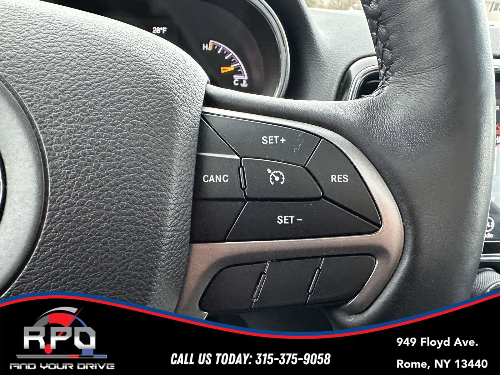 Used 2019 Jeep Grand Cherokee Limited w/ Luxury Group II image 17