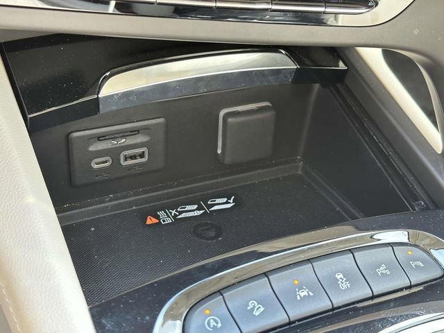 Used 2023 Buick Envision Avenir image 22