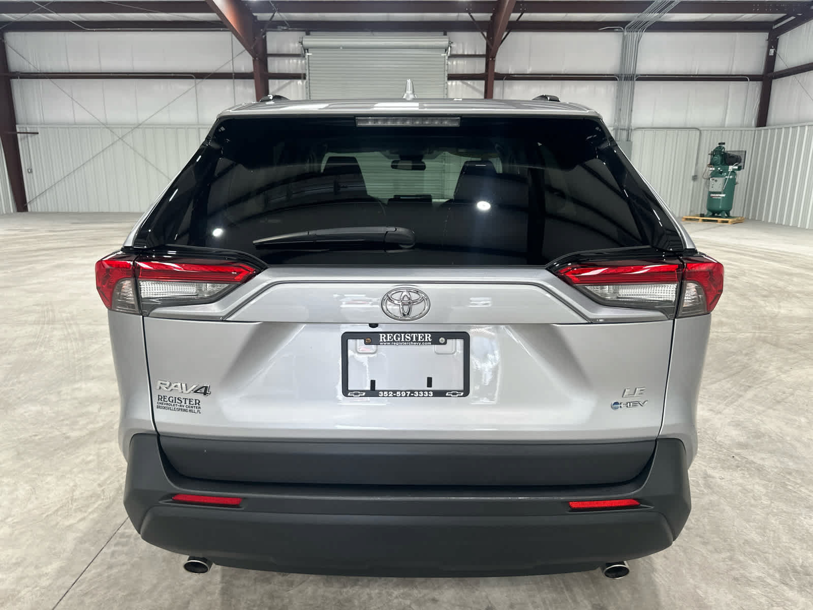 Used 2025 Toyota RAV4 LE AWD/4WD image 4