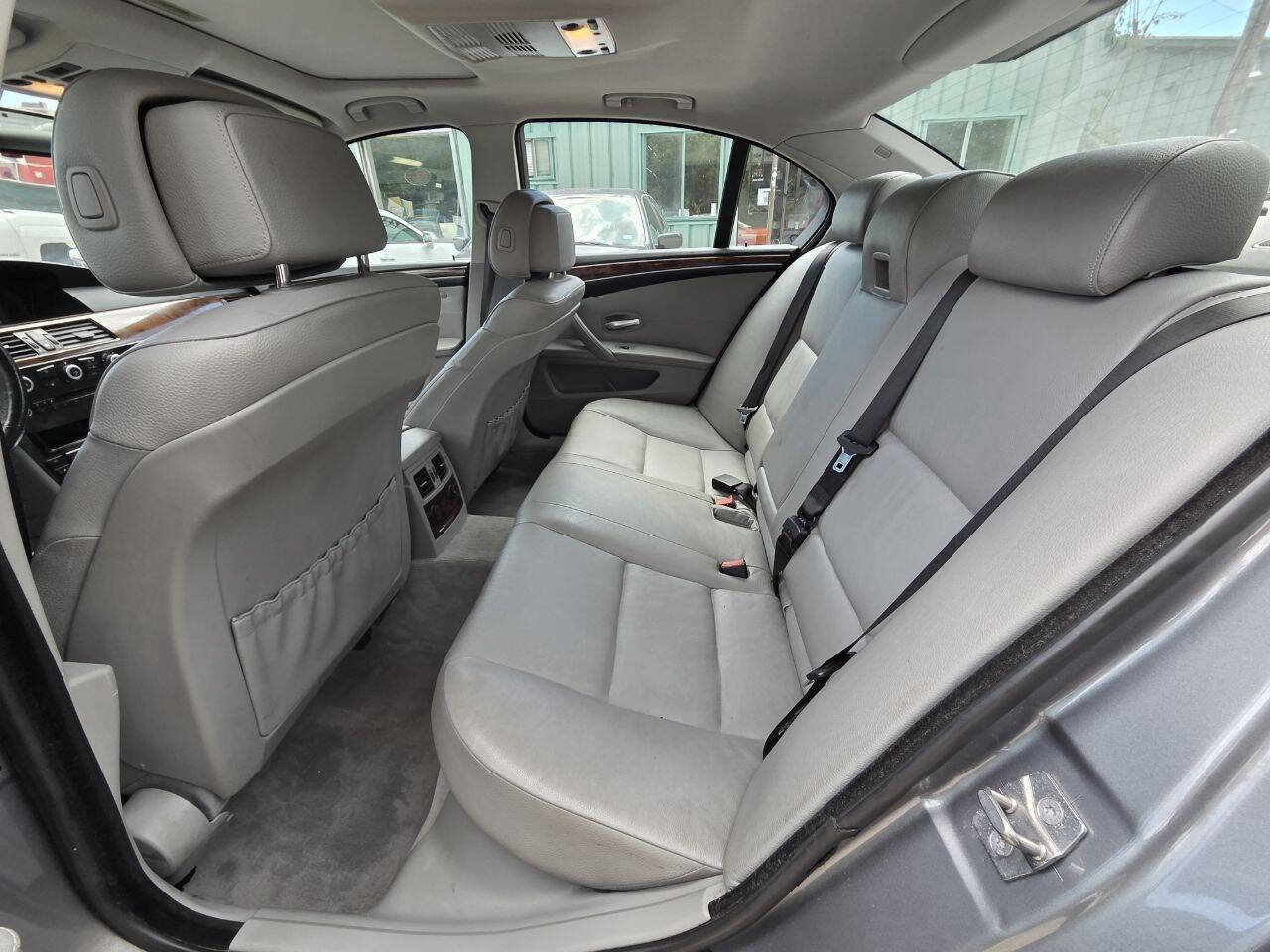 Used 2010 BMW 528i xDrive Sedan AWD/4WD image 15